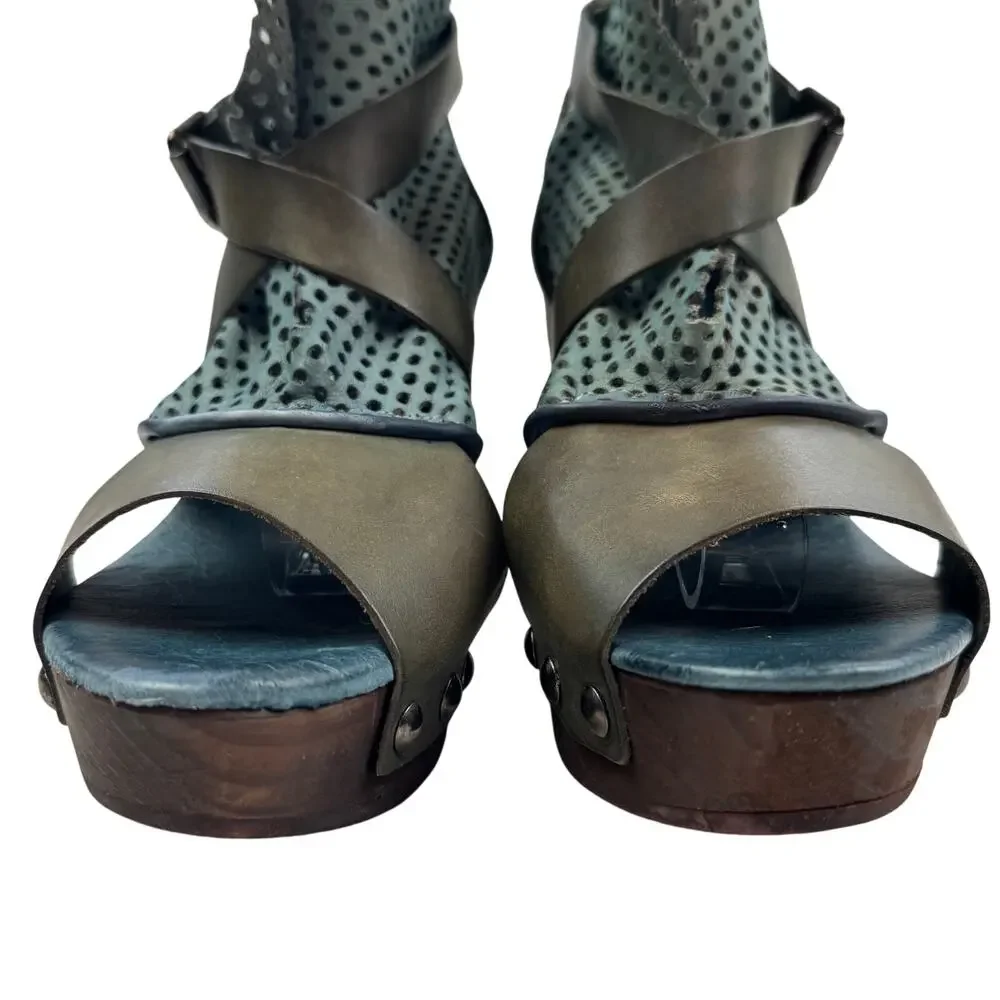 Free People Rendering Laser Cut Mesh Leather Boho Hippie Clog Women's Size 40/9